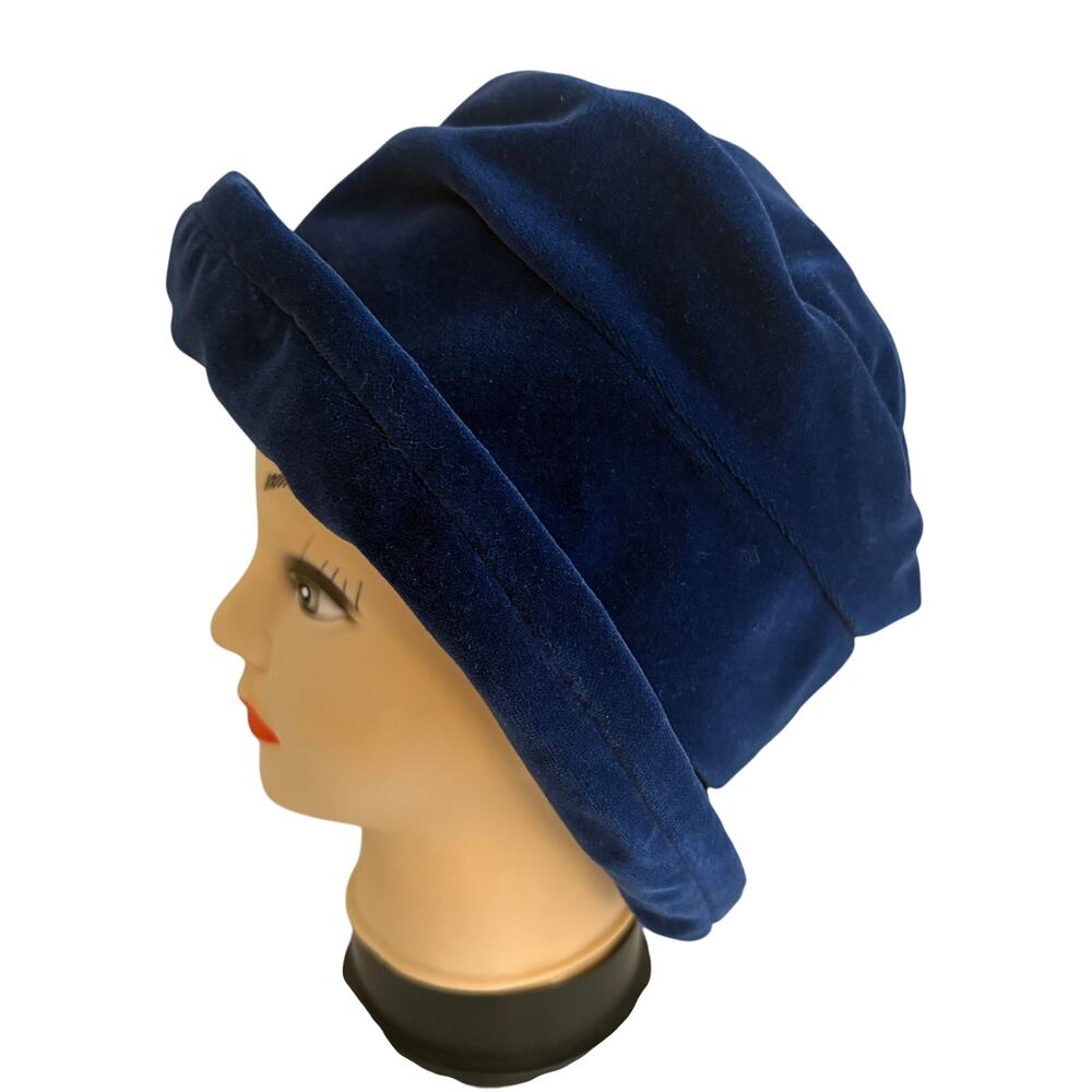Vintage Betmar Blue Velvet Soft 20's Style Flapper Cloche Hat Retro Coquette
